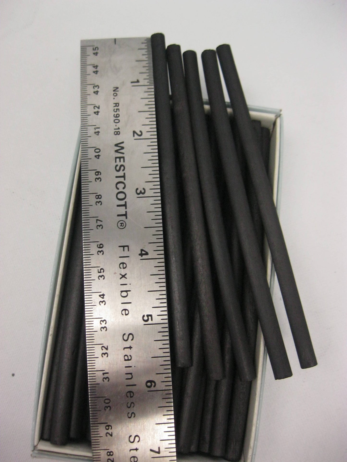 25 pcs Artist quality willow charcoal sticks round 5mm (Made in France)