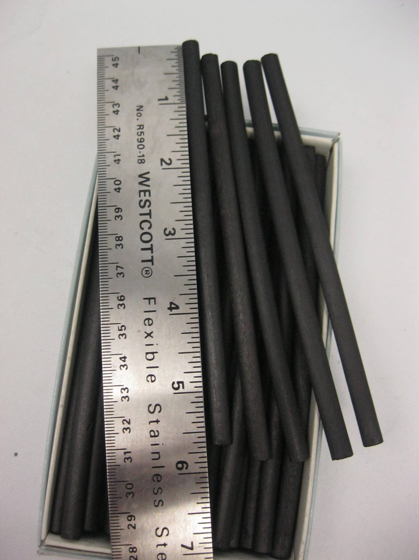 25 pcs Artist quality willow charcoal sticks round 5mm  (Made in France)