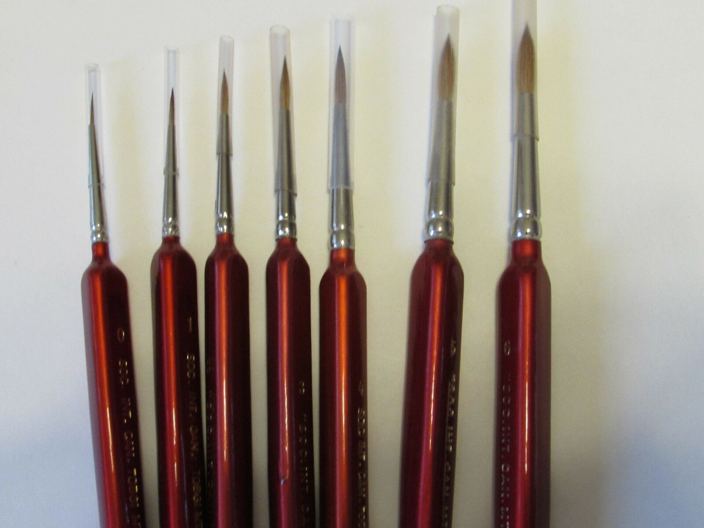 Set of 7-- Artist Red Sable brushes With Trianglar Handle Plus Brush Case